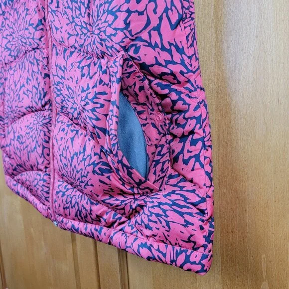 Lands' End Women's Coral and Navy Floral Down Full Zip Puffer Vest - XS - Picture 4 of 9